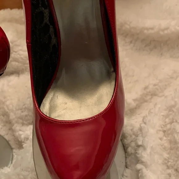 G by Guess Bold Red Platform Heels size 11 - Picture 3 of 10